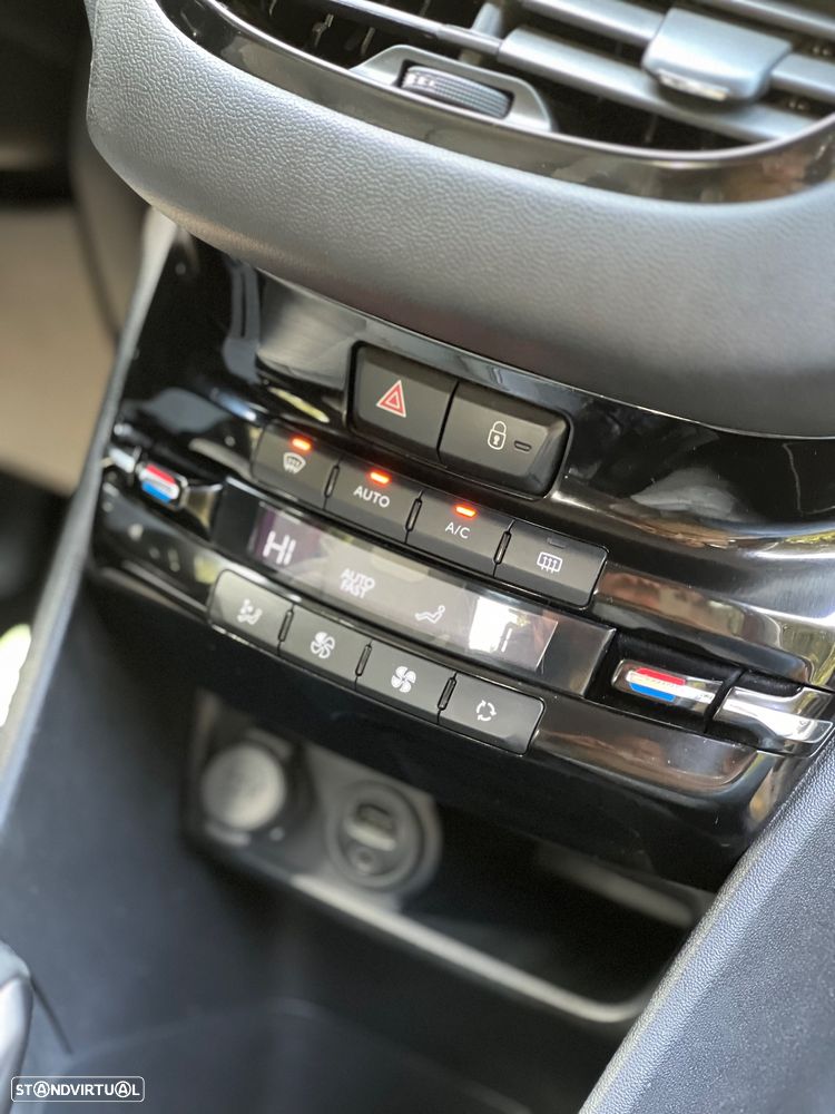 Peugeot 208 PureTech 82 Winter Edition - 11