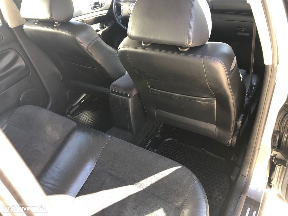 VW Passat Variant 1.9 TDi Highline - 5