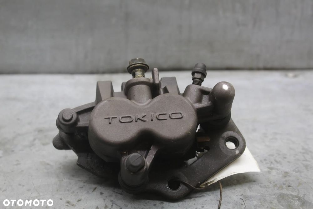 Suzuki XF 650 Freewind zacisk hamulcowy przód przedni - 1