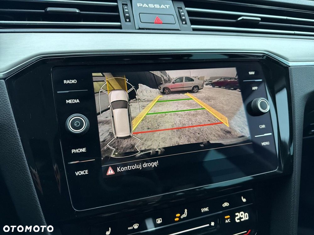 Volkswagen Passat - 34