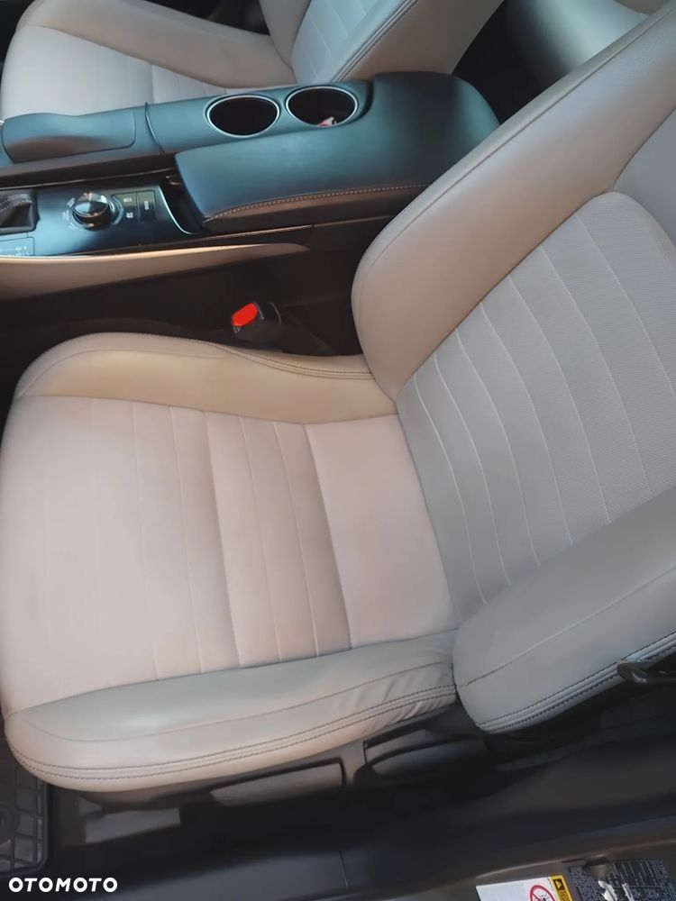 Lexus IS 300h Elegance - 5