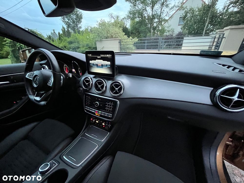 Mercedes-Benz GLA 220 4-Matic AMG Line - 21