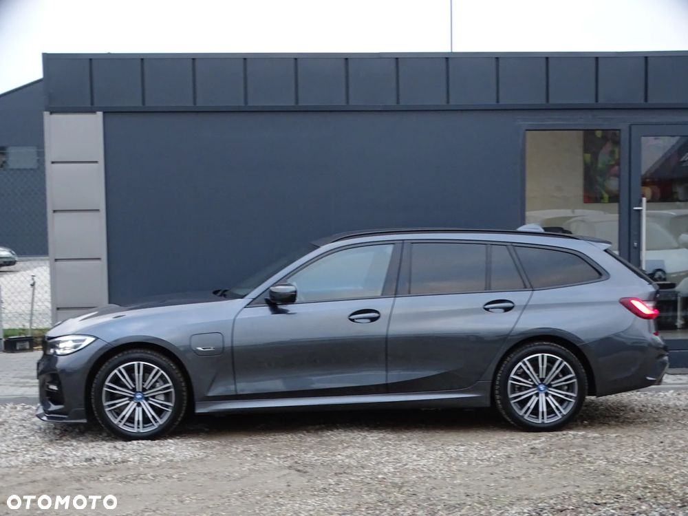 BMW Seria 3 330e xDrive M Sport - 2