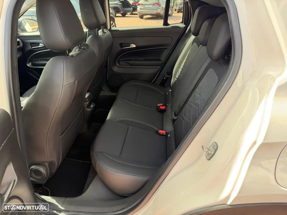 Jeep Avenger 1.2 e-Hybrid Altitude DCT - 17