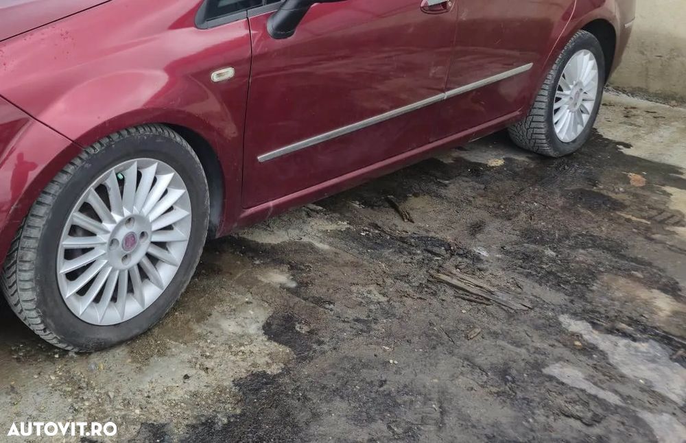 Fiat Linea 1.3 Multijet MTA Emotion - 13