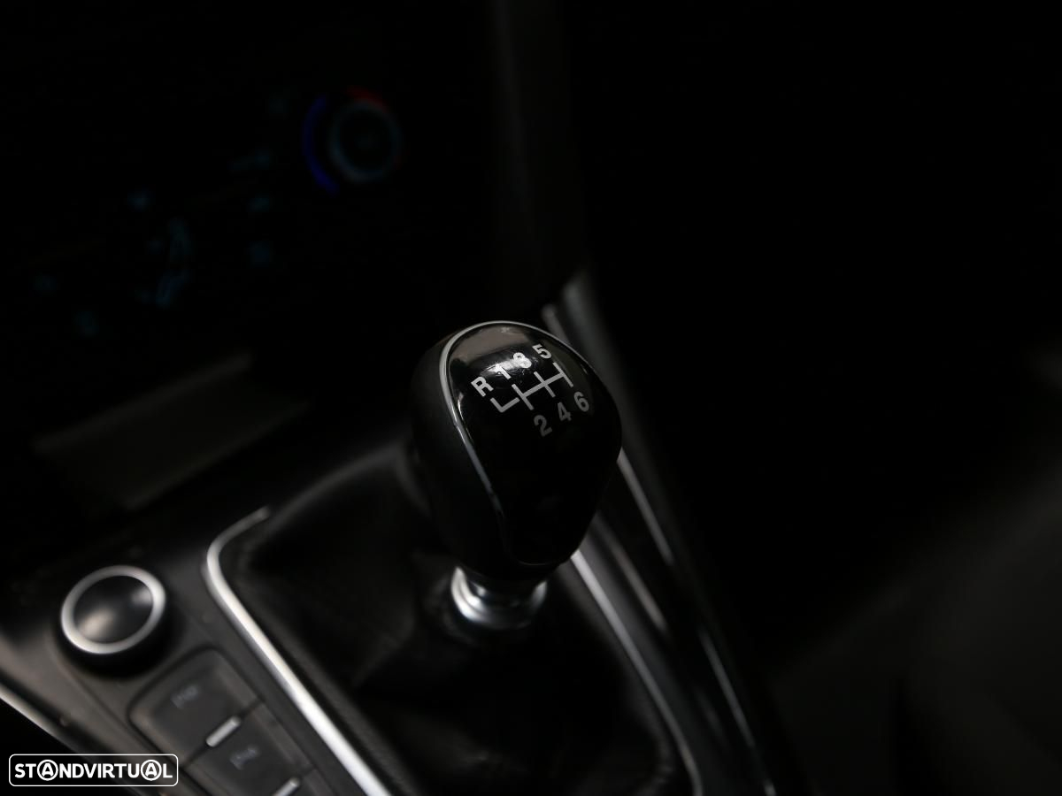 Ford Focus SW - 9