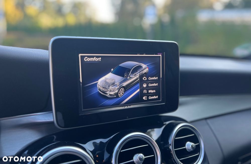 Mercedes-Benz Klasa C 200 4-Matic 7G-TRONIC - 27