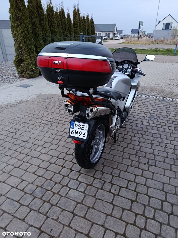 Honda VFR - 6