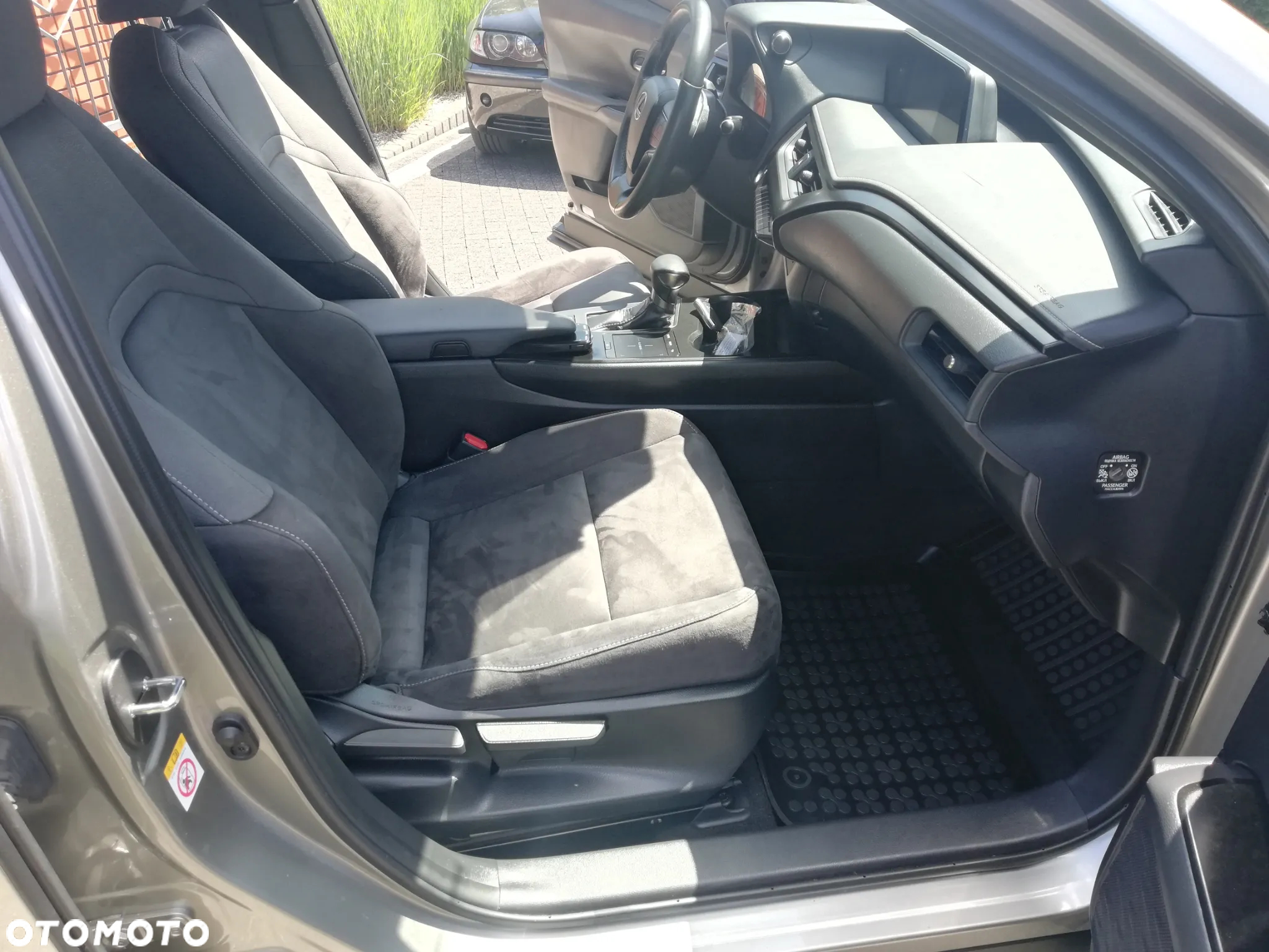 Lexus UX - 14