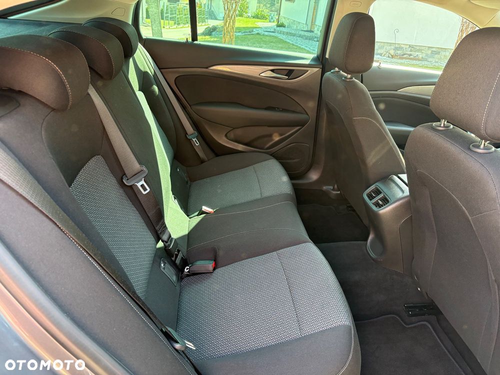 Opel Insignia - 10