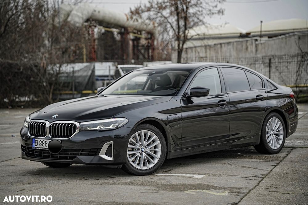 BMW Seria 5 2021 photo 3