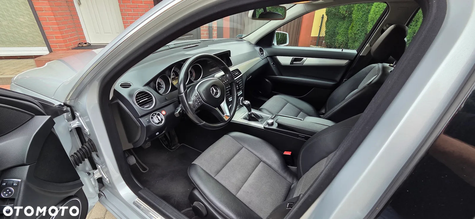 Mercedes-Benz Klasa C 200 T CDI DPF (BlueEFFICIENCY) Avantgarde - 18