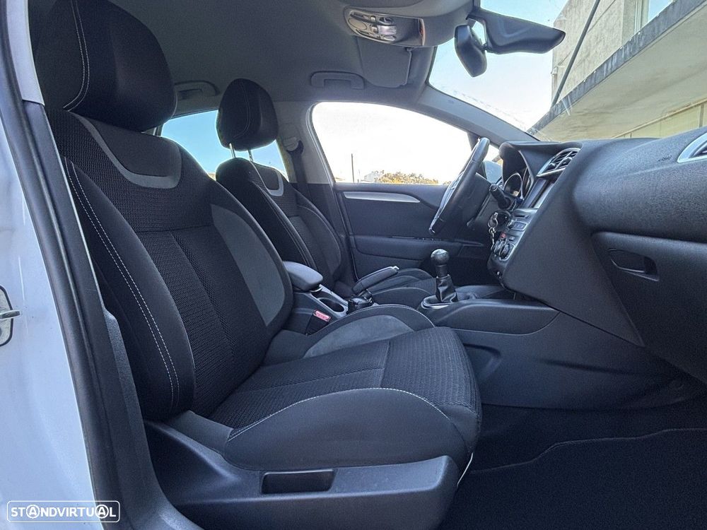Citroën C4 — fotografia 10