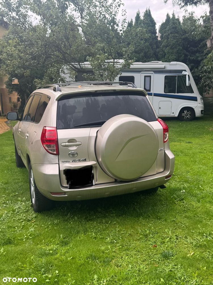 Toyota RAV4 - 2
