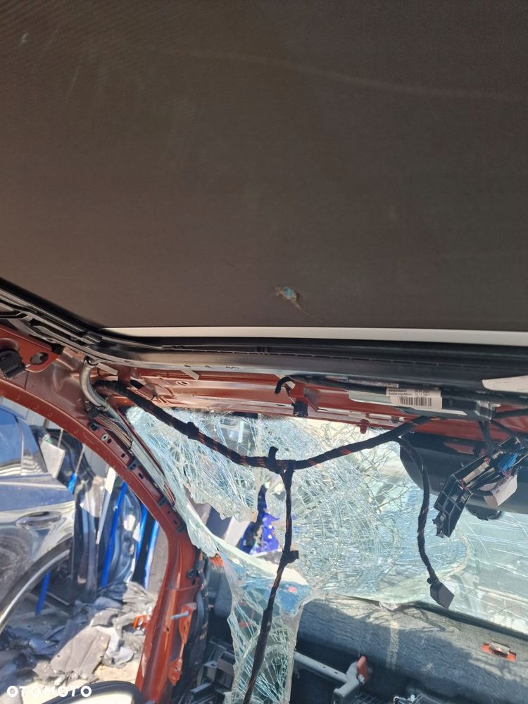 porsche macan 2022 rok dach szyberdach panorama - 4