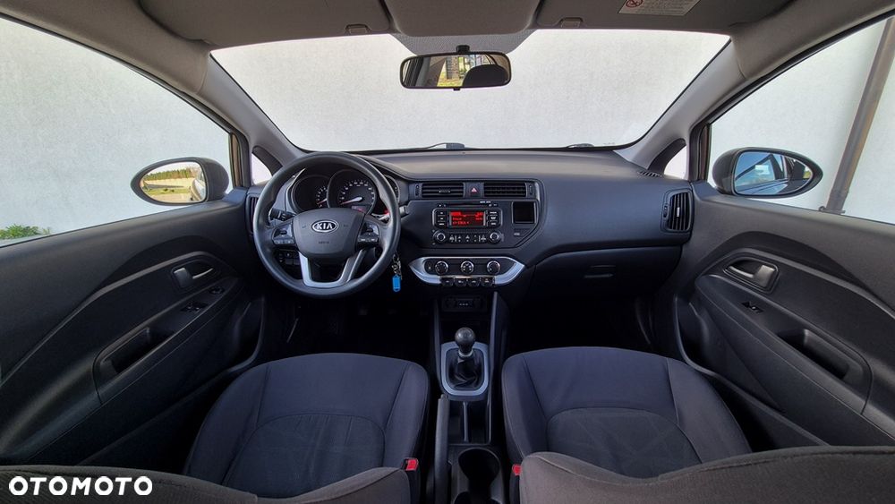 Kia Rio 1.2 L - 10