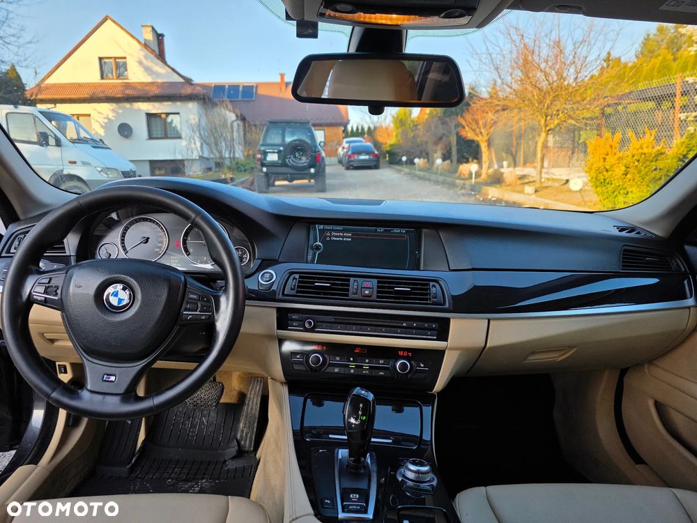 BMW Seria 5 520d Sport-Aut - 33