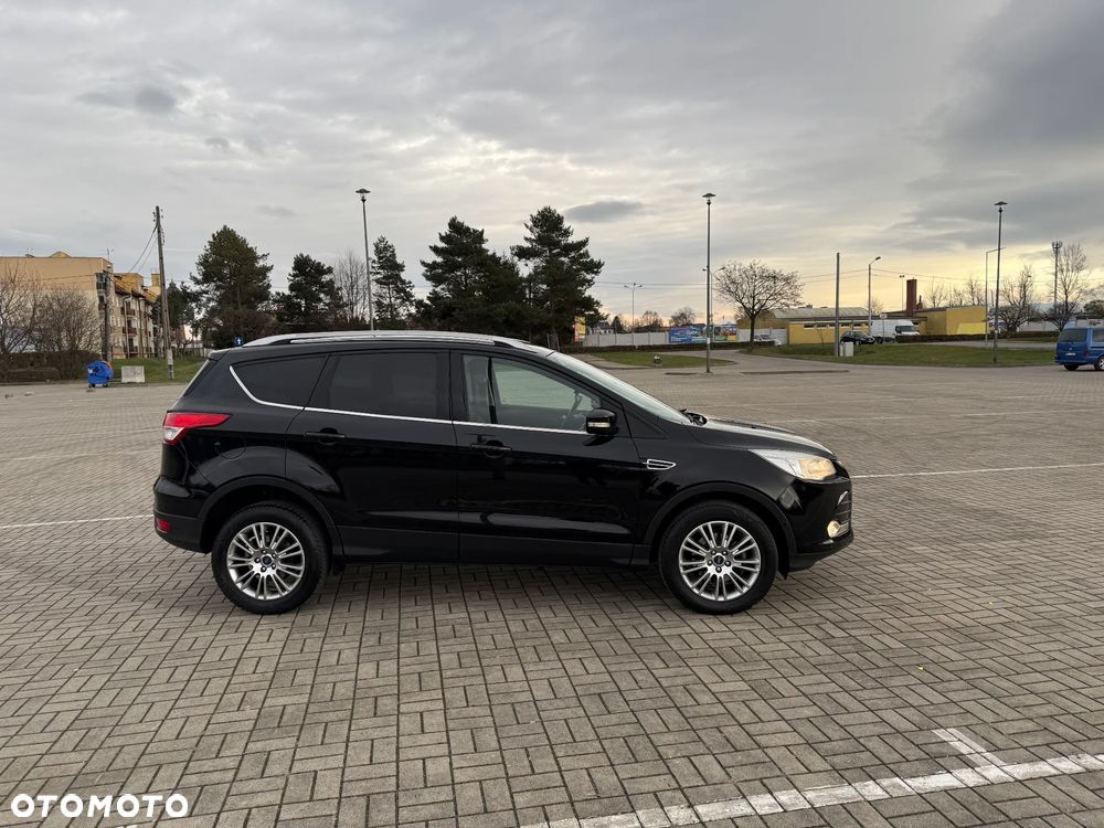 Ford Kuga 1.6 EcoBoost 2x4 Titanium - 4