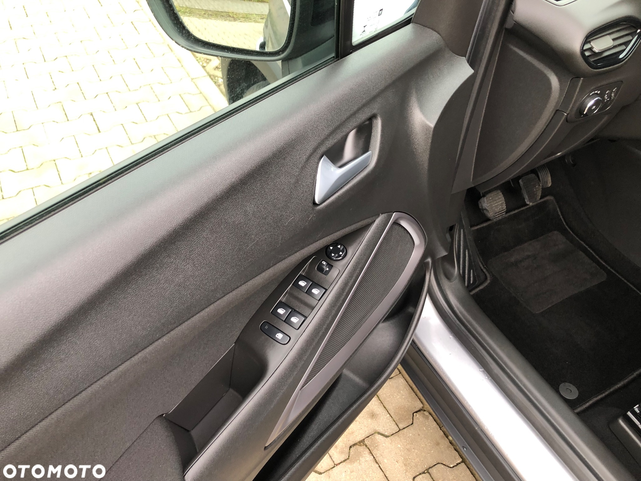 Opel Crossland - 13