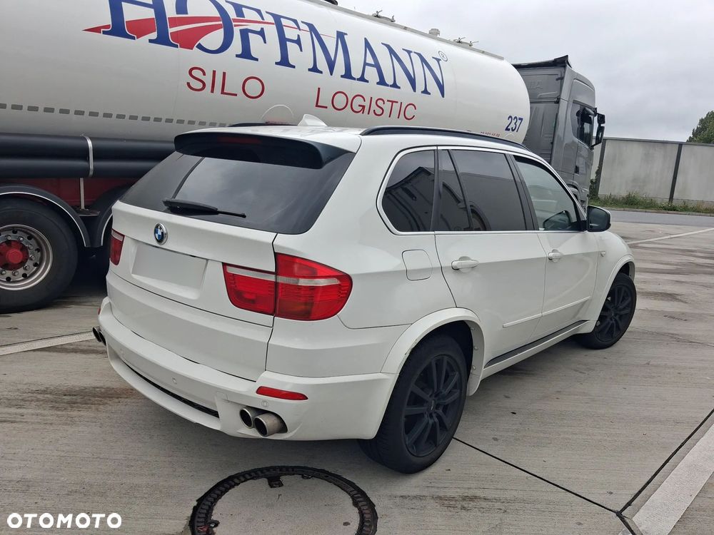 BMW X5 xDrive48i - 4