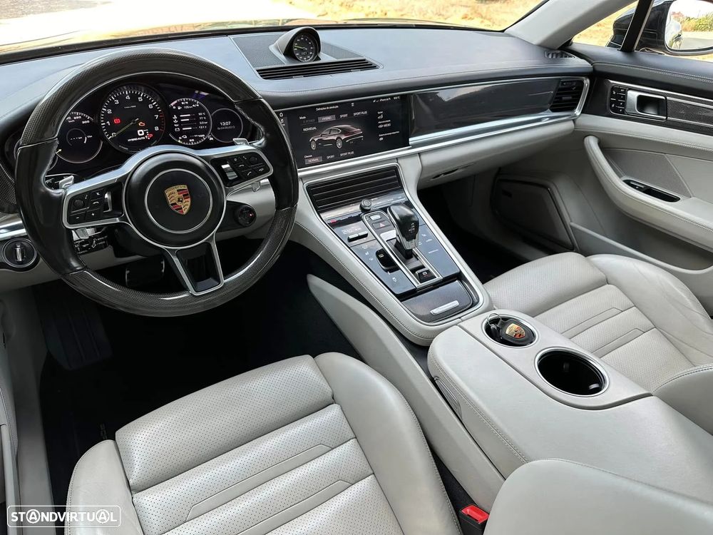 Porsche Panamera - 8