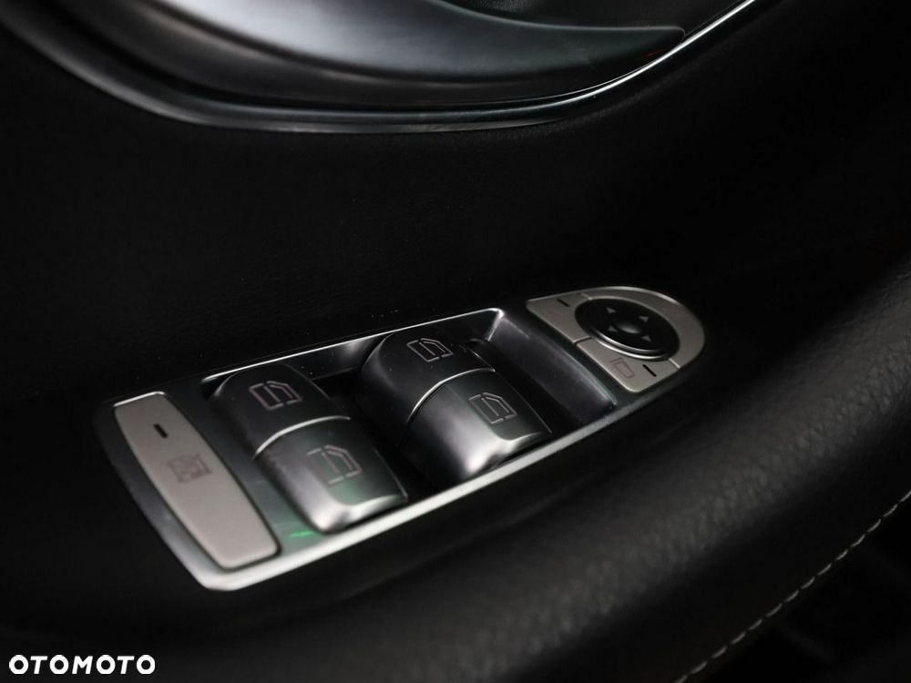 Mercedes-Benz Klasa E 220 d 4-Matic All-Terrain Avantgarde - 37