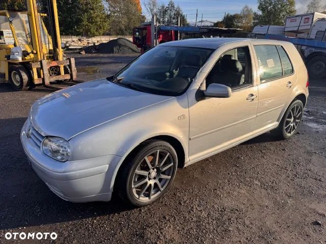 Volkswagen Golf IV 2.8 V6 4Mot - 2