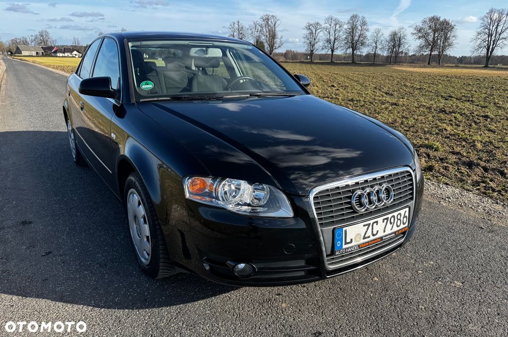 Audi A4 Limousine - 1