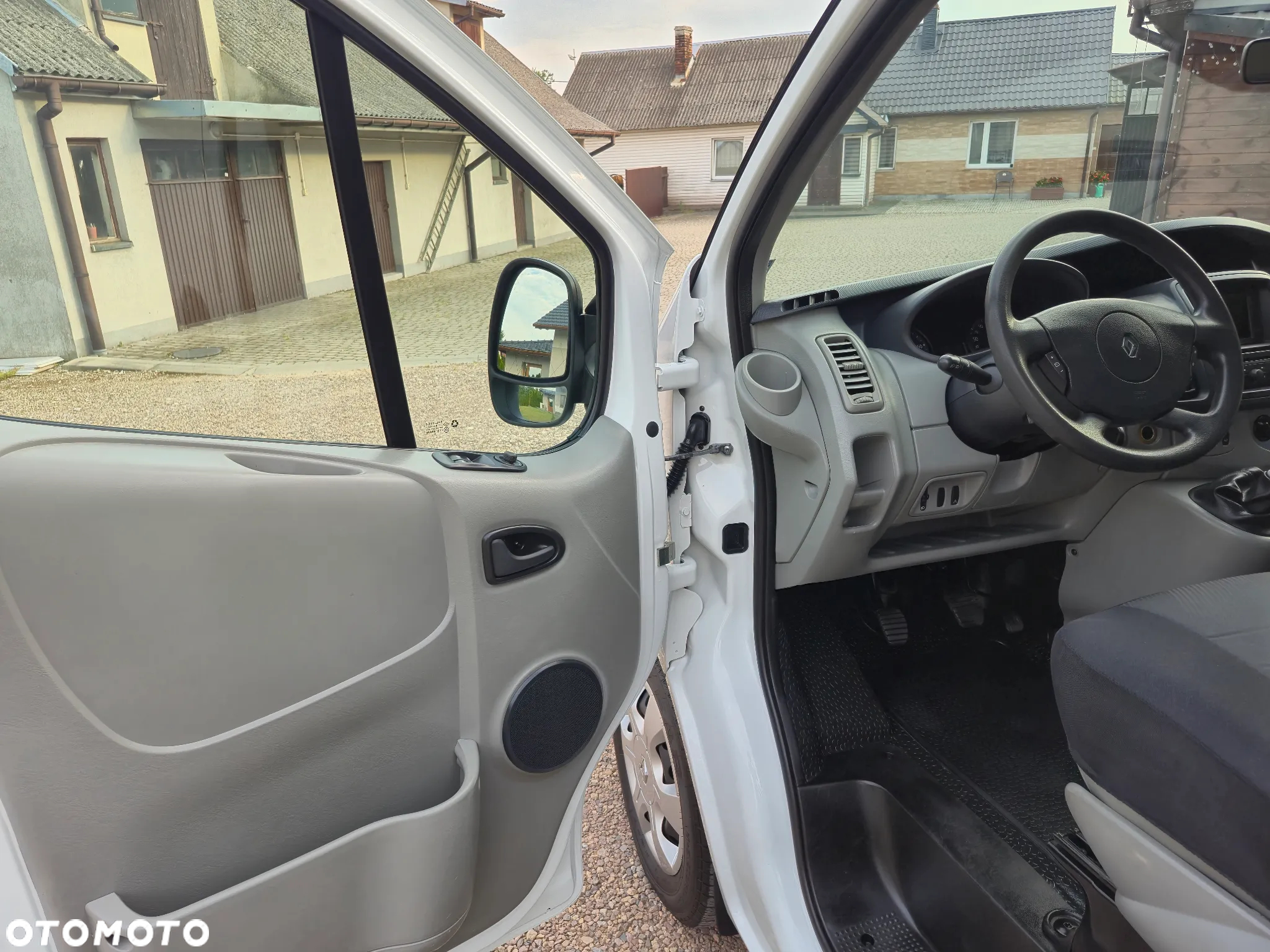 Renault Trafic - 17