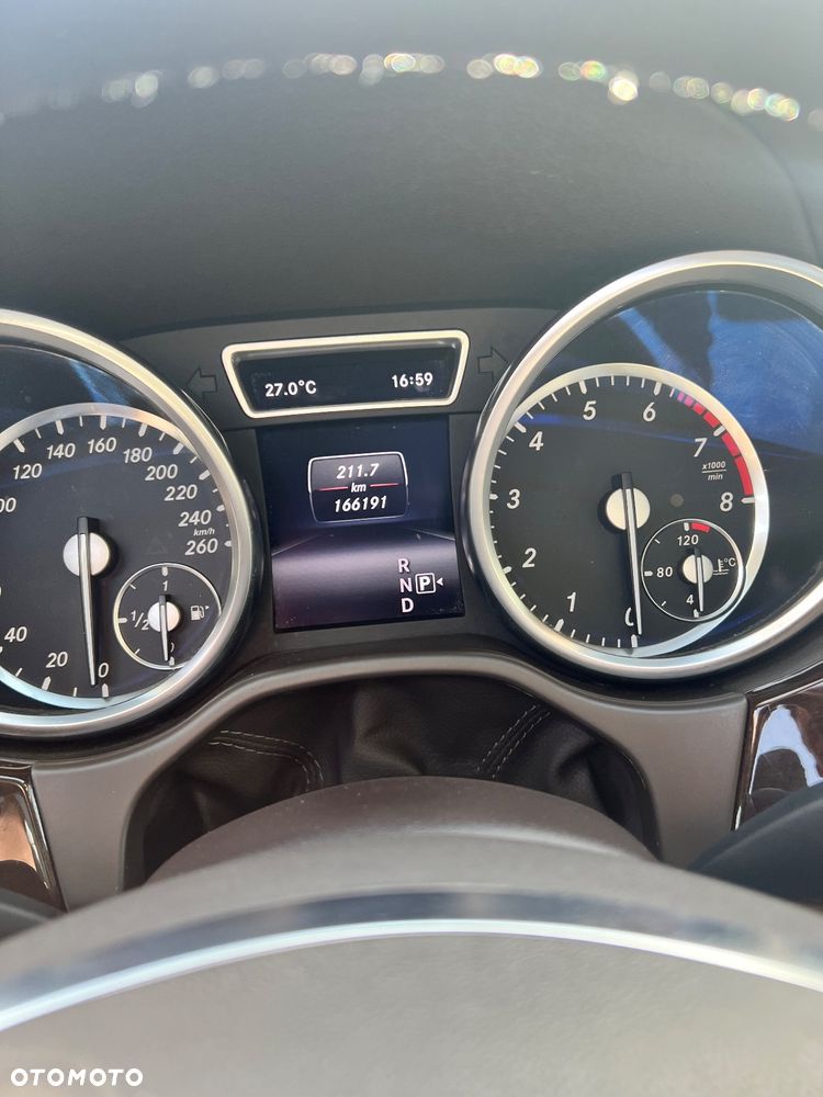 Mercedes-Benz GL 400 4-Matic - 8