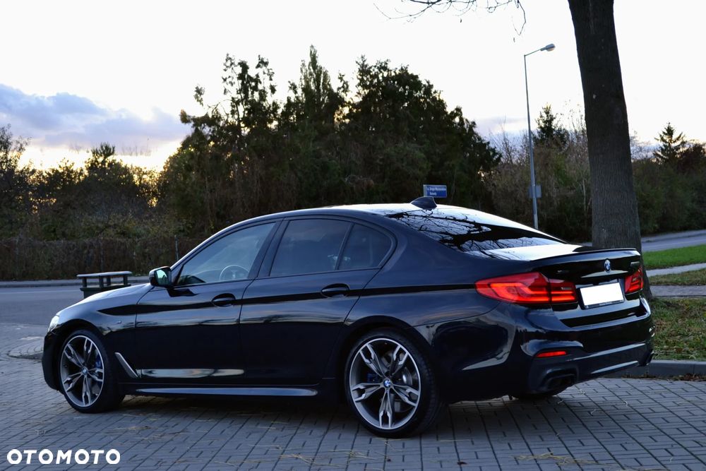 BMW Seria 5 M550i xDrive sport - 4