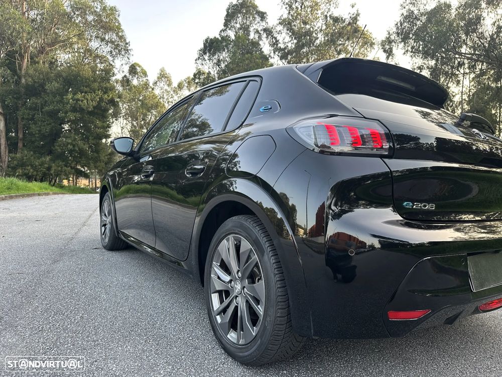 Peugeot e-208 Allure+ - 13
