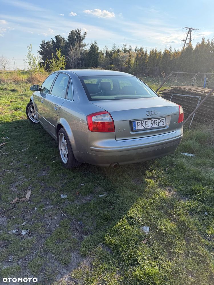 Audi A4 Avant - 4