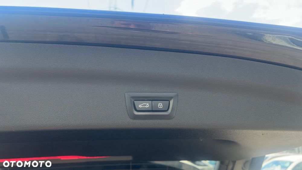 BMW iX1 eDrive20 xLine - 19