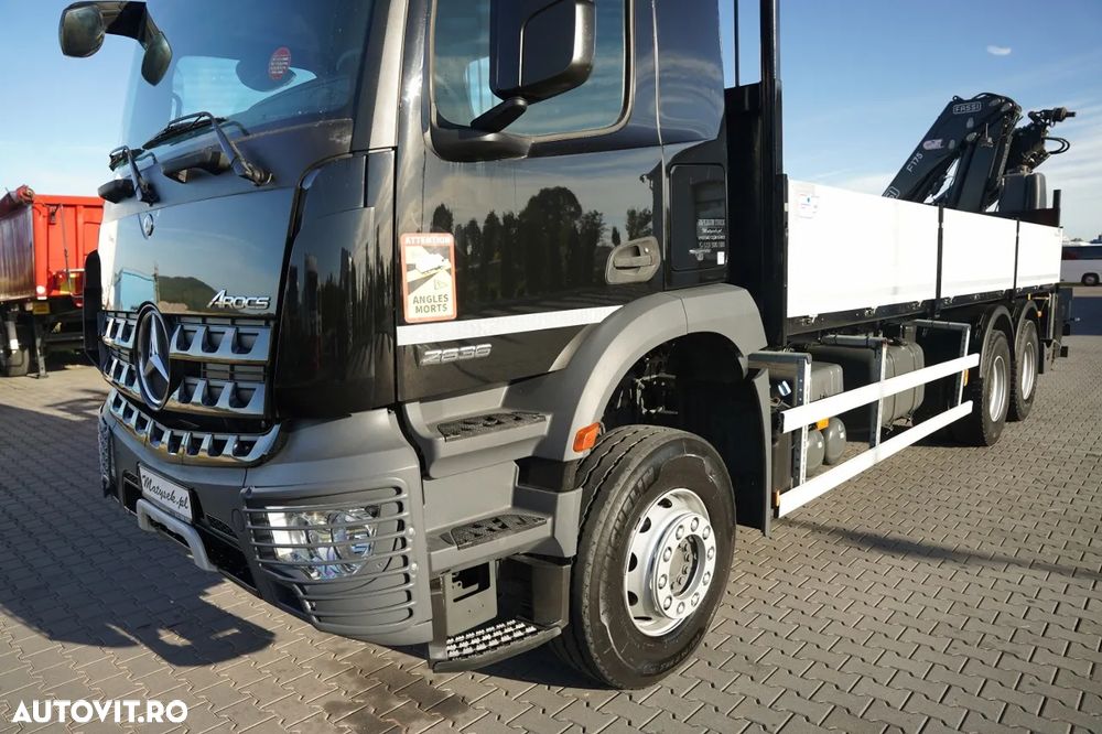 Mercedes-Benz AROCS 2636 / 6x4 / CAROSERIE BALANȚĂ - 6,8 M / MACARA FASSI F175A.2.23 / CAPACITATE MAXIMĂ DE RIDICARE: 5.100 KG / ROTATOARE / TELECOMANDĂ / PODEA RESISTENTĂ / TRANSMISIE AUTOMATĂ - 16