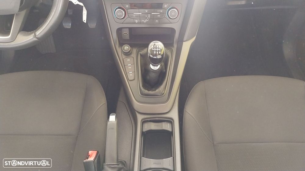 Ford Focus 1.5 TDCi EcoBlue Titanium - 15