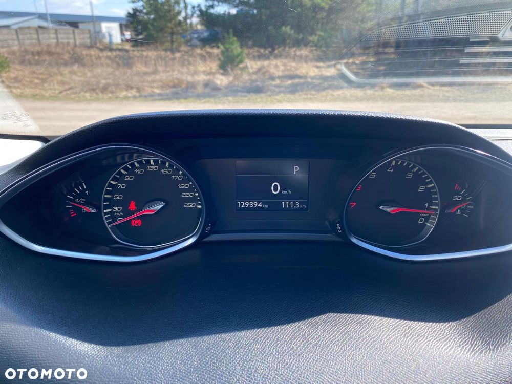 Peugeot 308 1.2 PureTech Allure S&S - 12