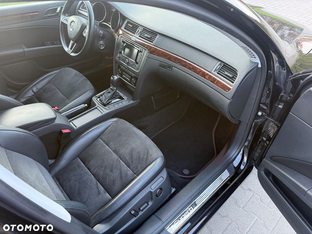 Skoda Superb 2.0 TDI PD DSG Elegance - 11
