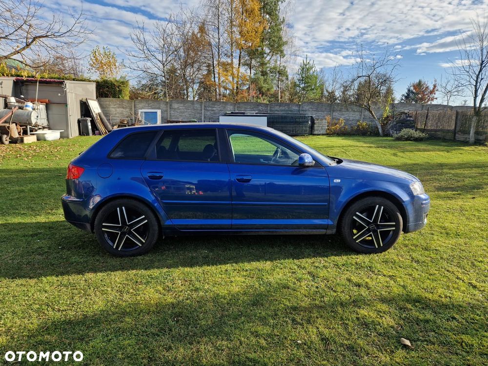Audi A3 Sportback - 1