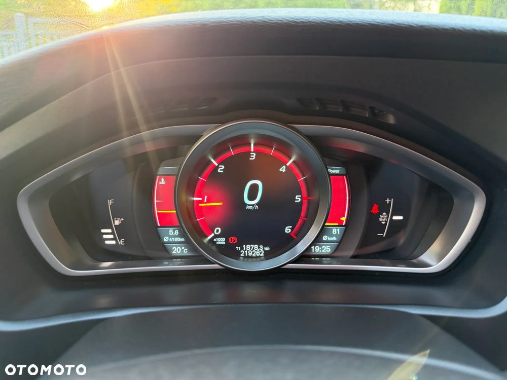 Volvo V40 D2 Momentum - 27