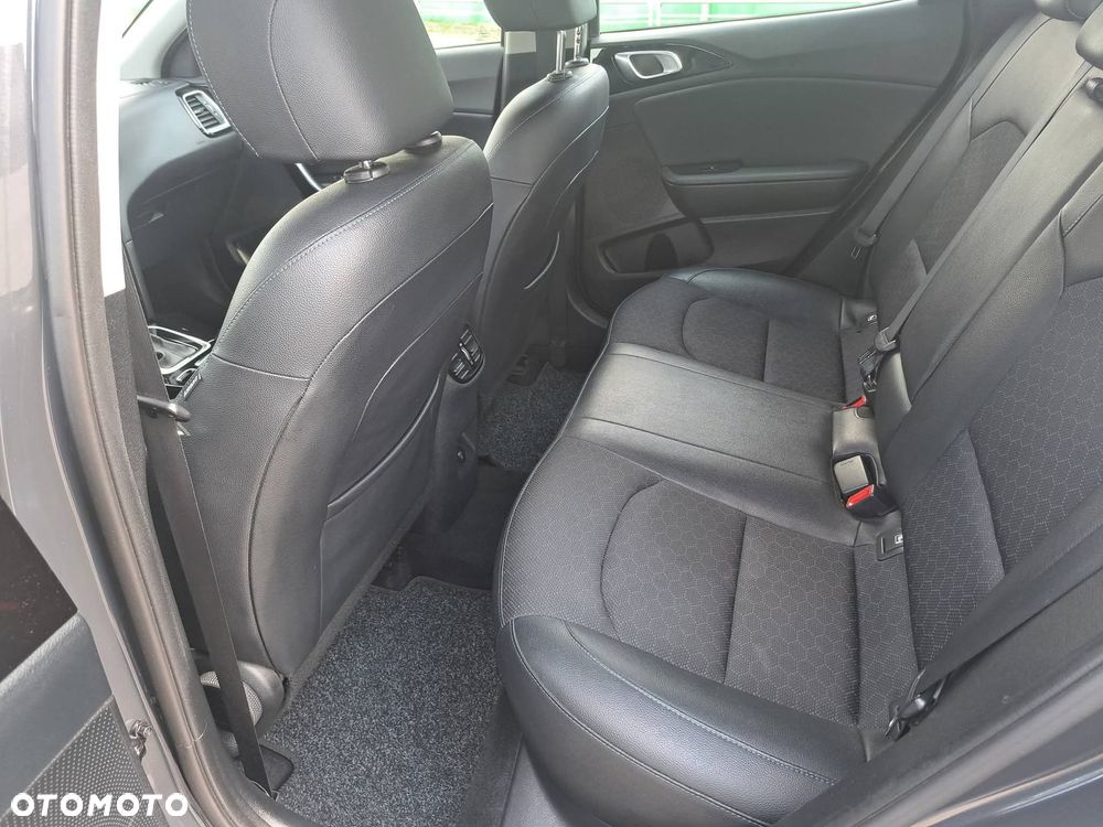 Kia XCeed 1.6 CRDi mHEV Prestige Line DCT - 11