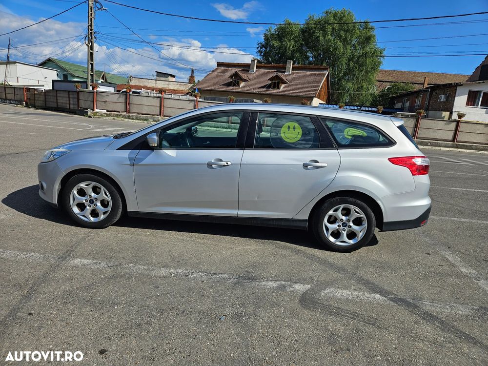Ford Focus Turnier 1.6 TDCi ECOnetic 88g Start-Stopp-Sy Trend - 4