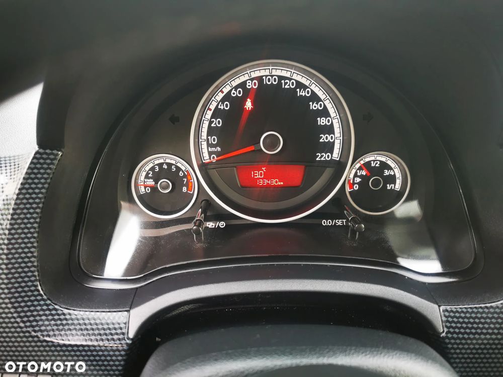 Volkswagen up! high - 18