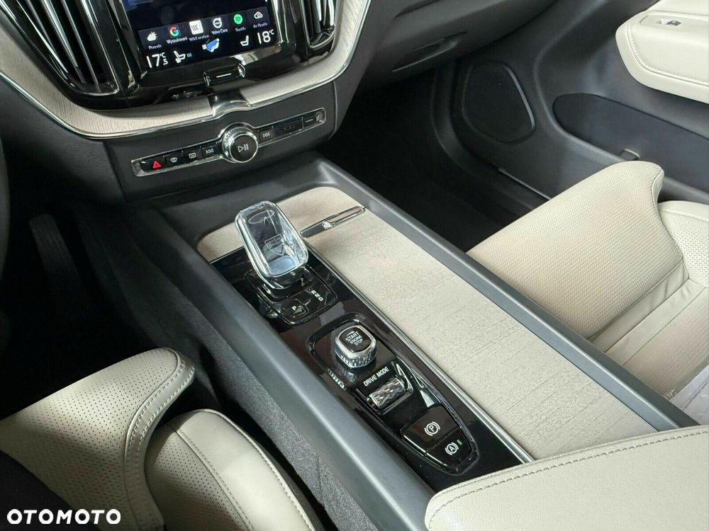Volvo XC 60 - 25