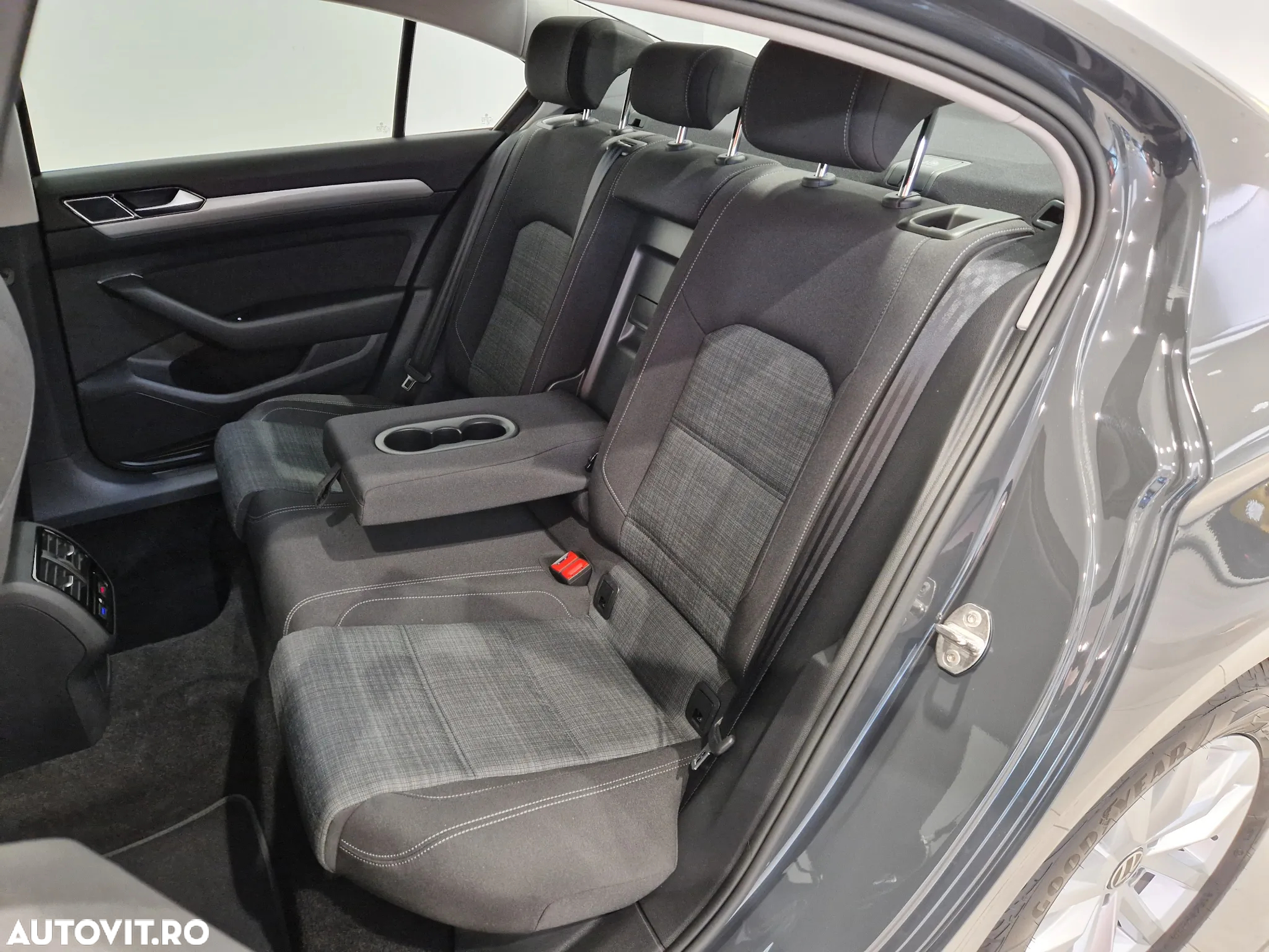 Volkswagen Passat 2.0 TDI DSG Comfortline - 14
