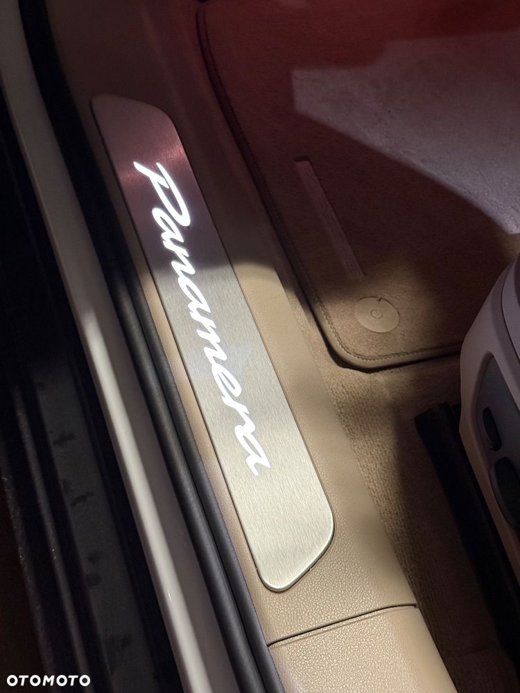Porsche Panamera 4 - 16
