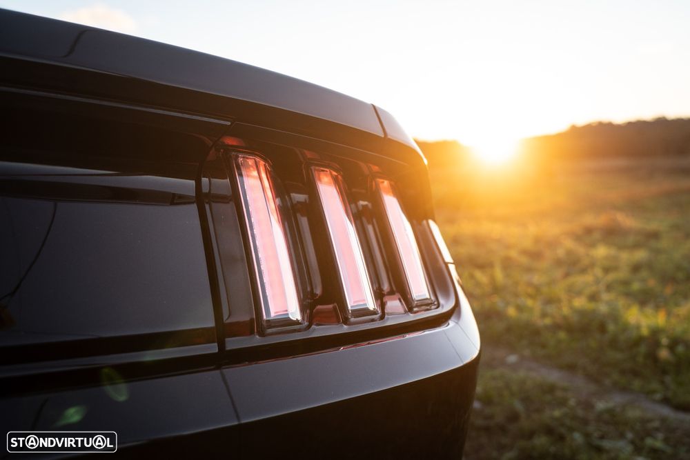 Ford Mustang 2.3i EcoBoost - 14