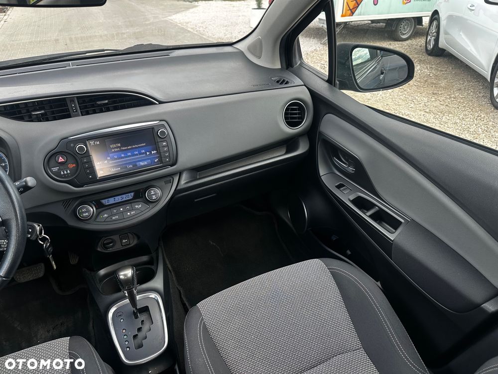 Toyota Yaris Hybrid 100 Selection Passion - 21