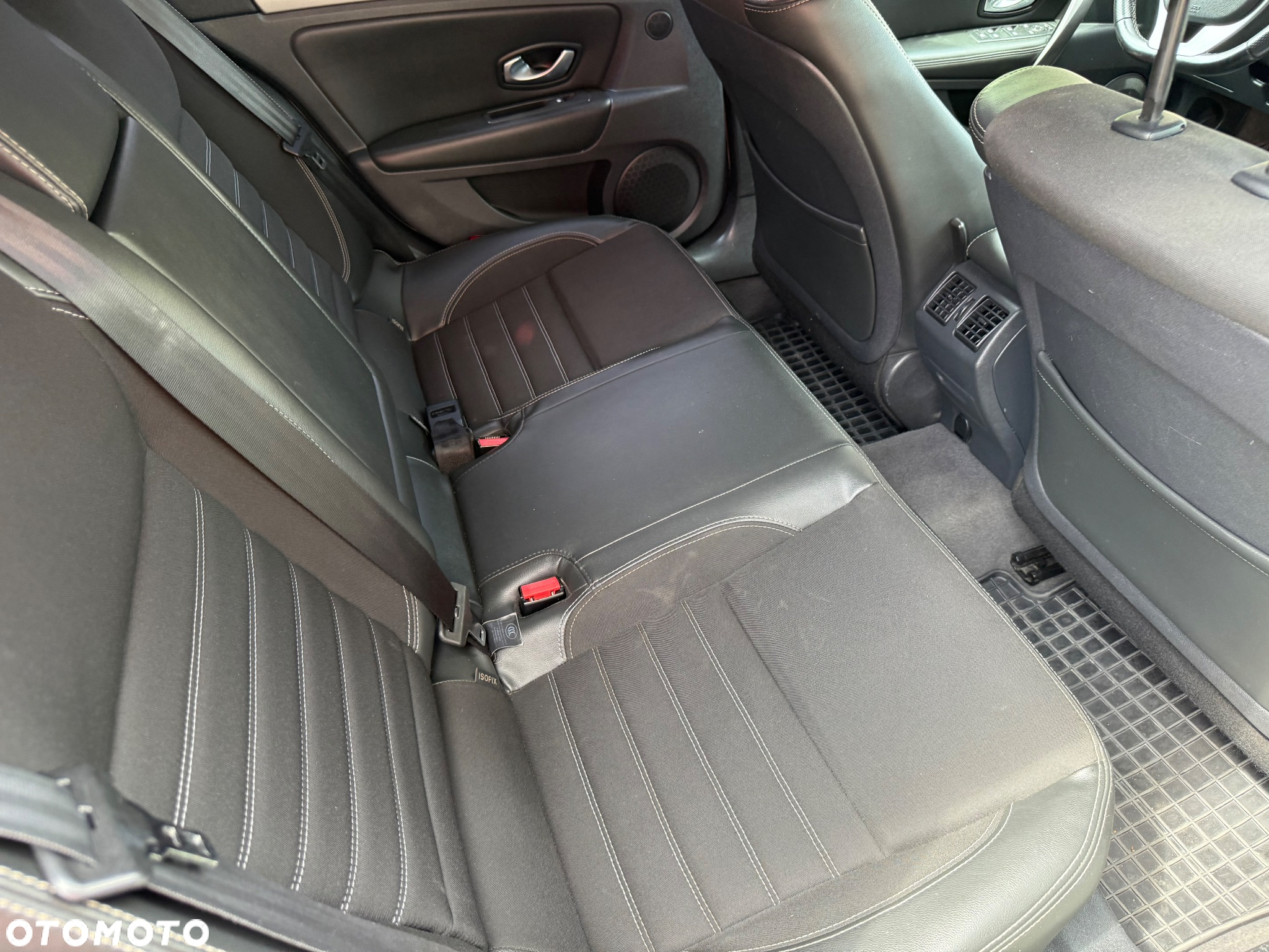 Renault Laguna 2.0 dCi Initiale - 19