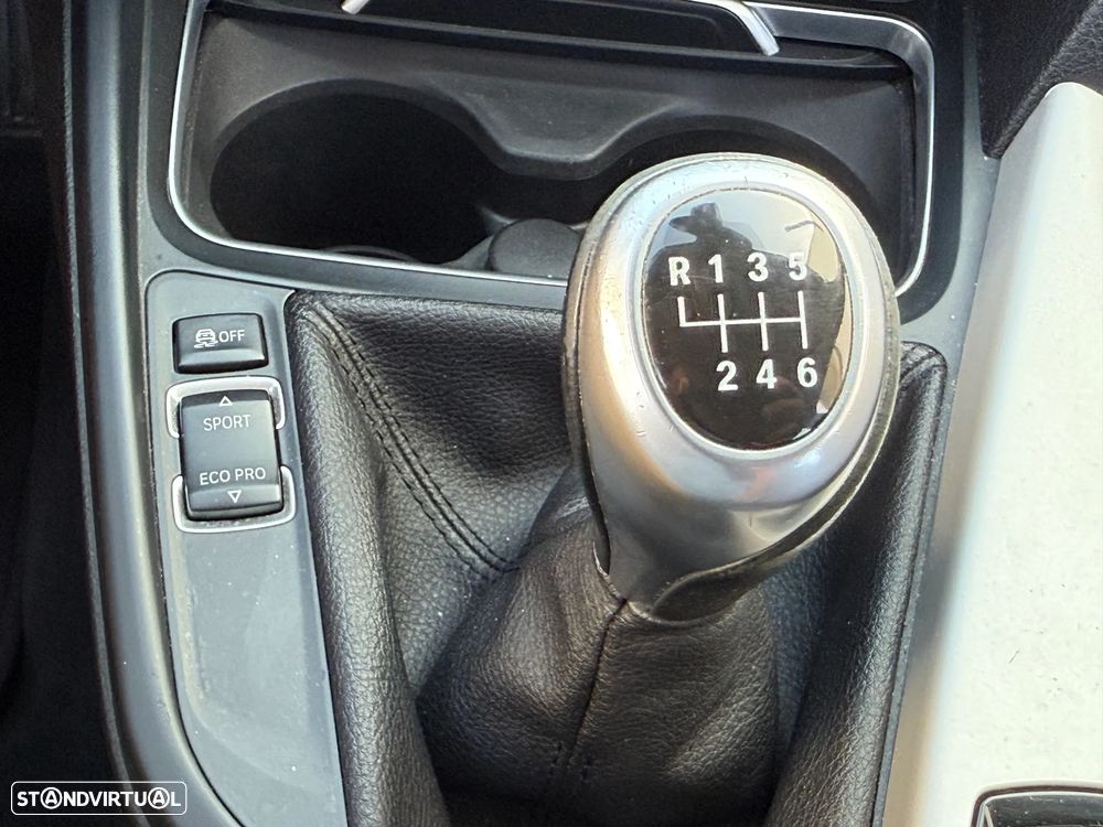 BMW 320 d Advantage - 48